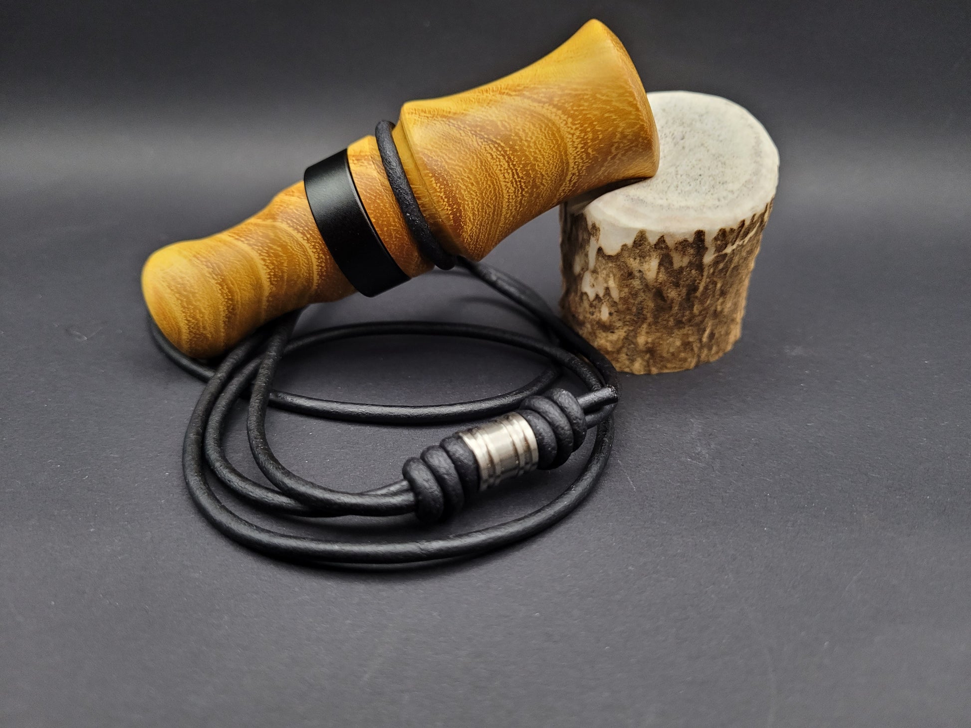 Hedge wood distress call
